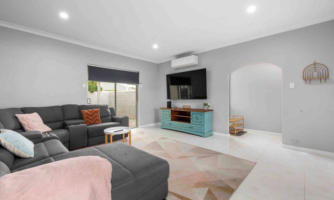 Belmont House | The Arlunya Escape: Pool, Fire Pit & Family Fun