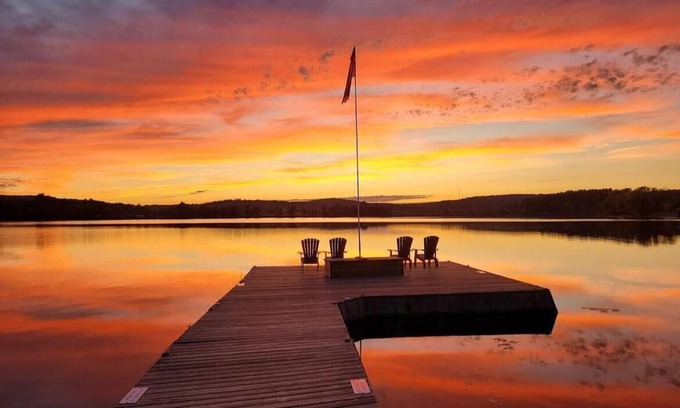 Madawaska Valley Hotel | The Ash Grove Inn