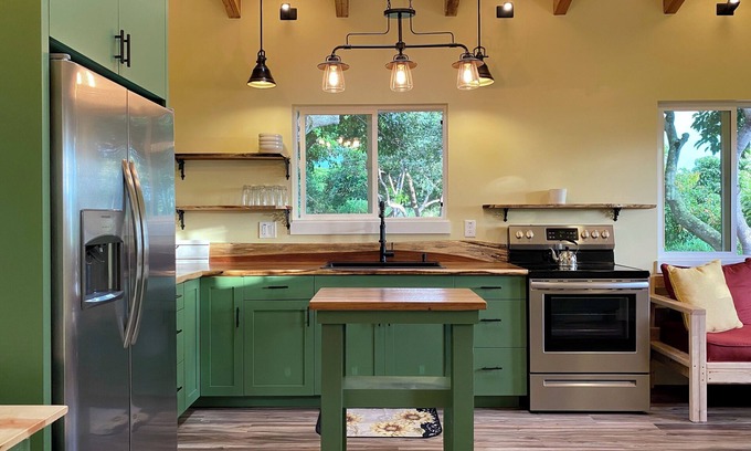 Kalaoa Cottage | The Avocado Cottage