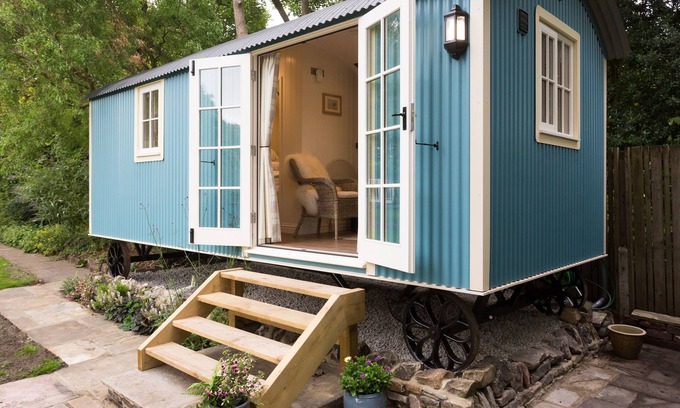 Skipton Apartment | The Bailey Shepherd's Hut