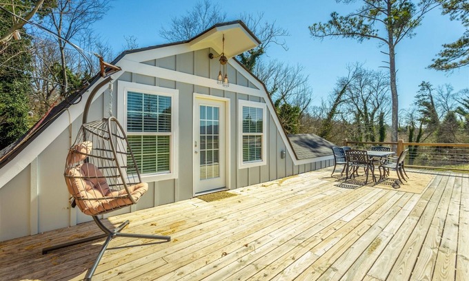 Chattanooga Valley House | The Barn On Hemlock Hill | Cozy Barndominium with Mtn View! Dog Friendly | 1 Bed, 1 Bath