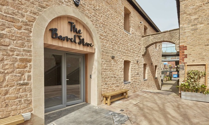 Cirencester Hostel | The Barrel Store - Hostel