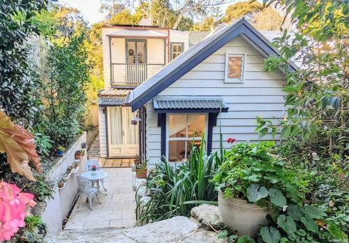 Waverton House | The Bath House cosy &luxe garden Cottage near CBD