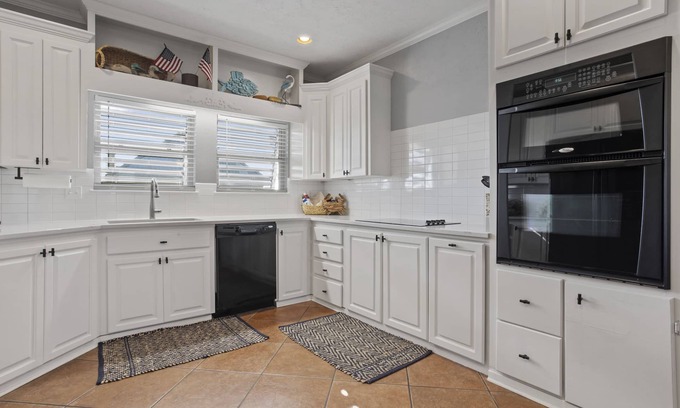 Shoreline Park House | The Bayhouse - Unobstructed Views, Beautiful Sunsets, and a Boat Ramp.