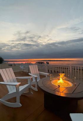 Traverse City Hotel | The Baywatch Resort