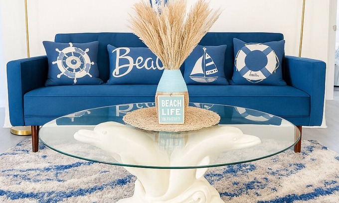 Bayview Apartment | The Beach House 30+ day stays. A 4 minute walk to the beach! Pet friendly!