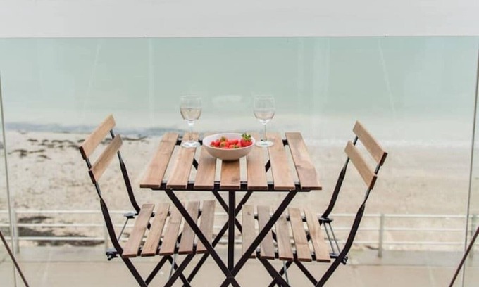 Margate House | The Beach House - The beach is on our door step!