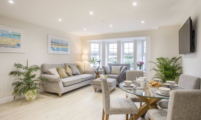 Benllech Cottage | THE BEACH PAD, family friendly, luxury holiday cottage in Benllech