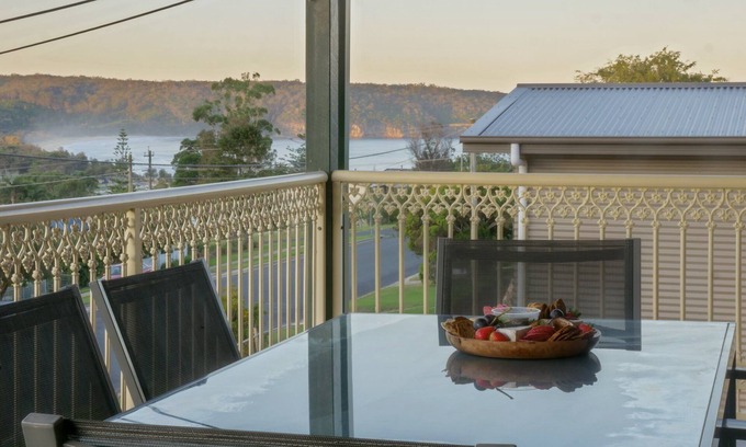Eden Apartment | The Beach Retreat Eden - Pet Friendly accommodation in the centre of Eden