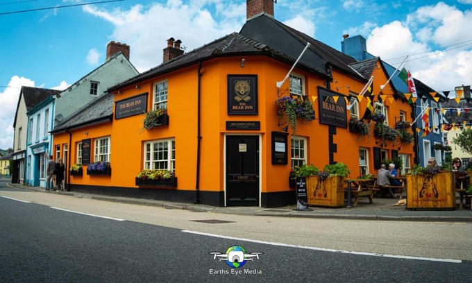 Llandovery Hotel | The Bear Inn