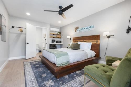 Three Rivers Apartment | The Belle Sequoia Motel RM9