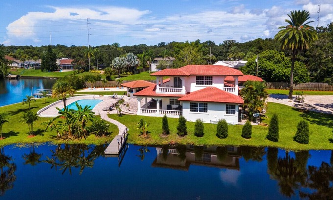Clearwater House | The Belleair Estate - Incredible Waterfront Home