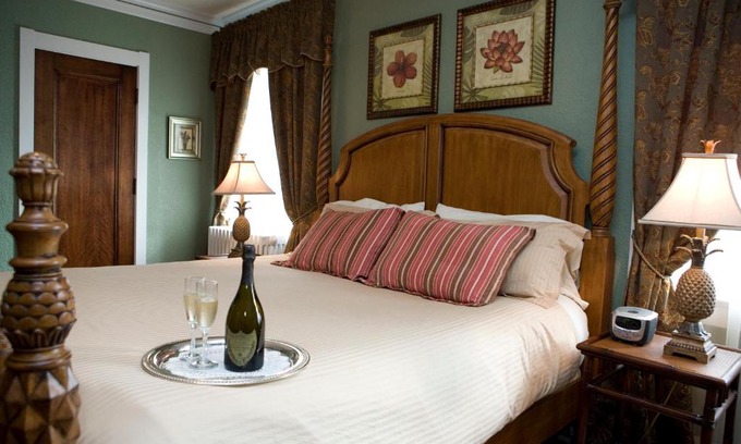 Holland Hotel | The Belvedere Inn & Restaurant
