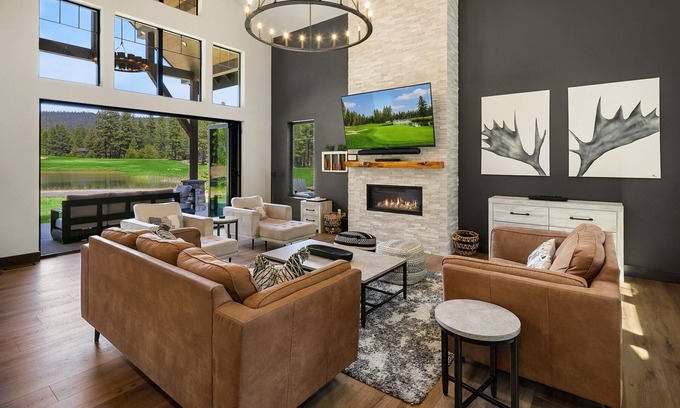 Cle Elum House | The BEST Location in Suncadia! Luxury Retreat with a detached Casita!
