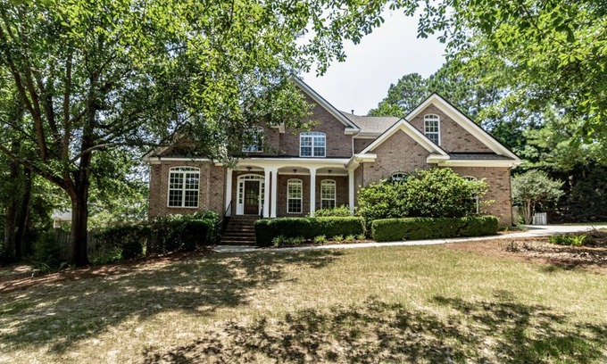 Evans House | The Best Masters Stay for your group! Heated pool! 😎☀️Only 5mi to Aug.National!