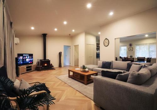 Bright Resort | The Birch House - Silver Birches Accommodation Bright
