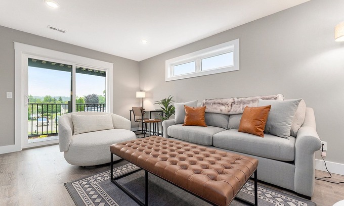 Lake Leelanau Condo | 🌲 The Birches ➠ Luxury Condotel in Downtown Lake Leelanau | U5