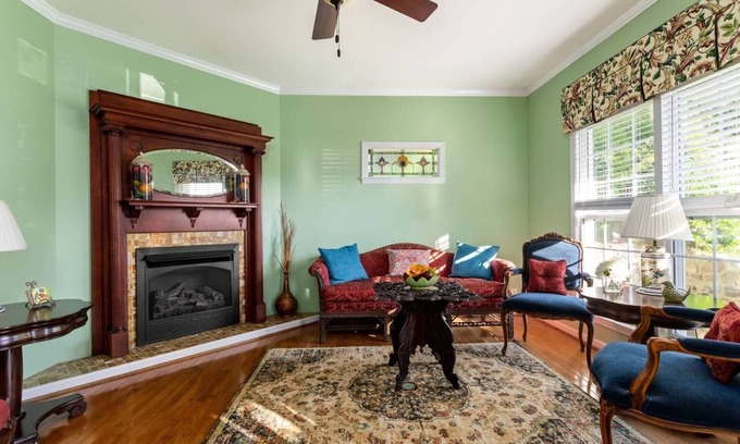 Mooresville Cottage | The Birdhouse close to Mazda and Toyota facilities