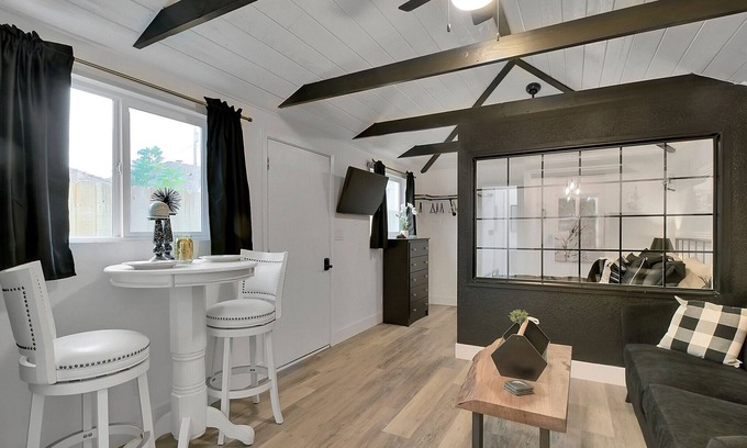 Yuba City House | The Black and White Bungalow is a freshly remodeled modern yet rustic studio.