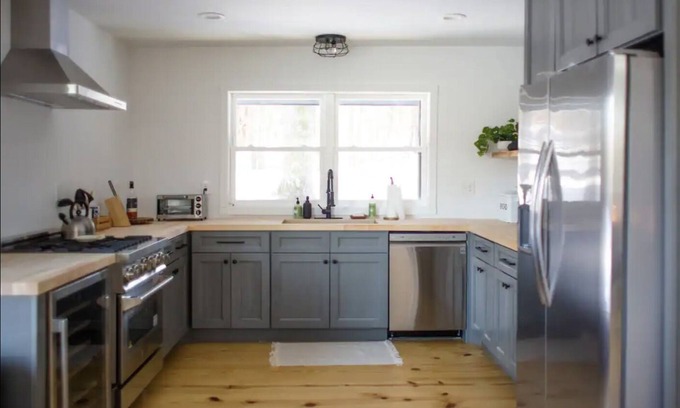 Claryville House | The Black Lodge: A cozy, modern Catskills getaway