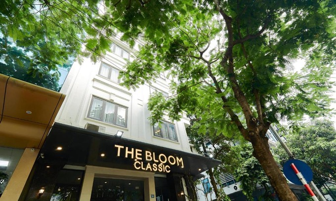 Dich Vong Apartment | The Bloom Classic - An Excellent Blend of Cozy Living and Urban Relaxation