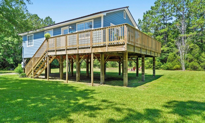Gulfport Cottage | The Blue Goose -Relaxing retreat close to beaches, casinos, attractions & bases