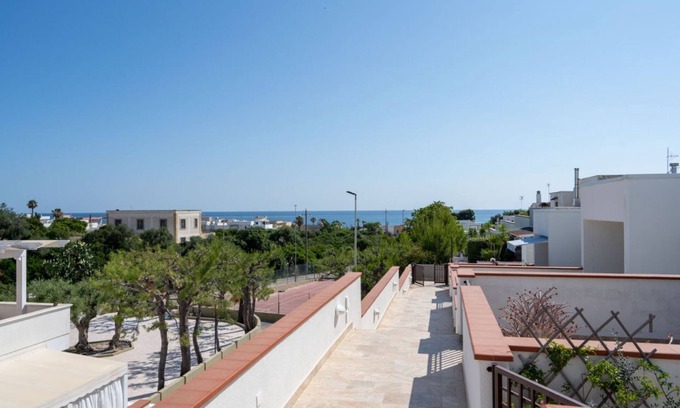 Capitolo Villa | The Blue House a stone's throw from the sea! Parking space