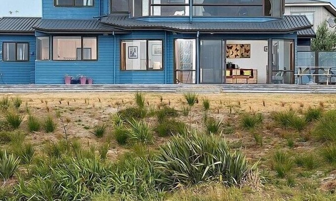 Papamoa Beach Cottage | The Blue House - Papamoa Holiday Home