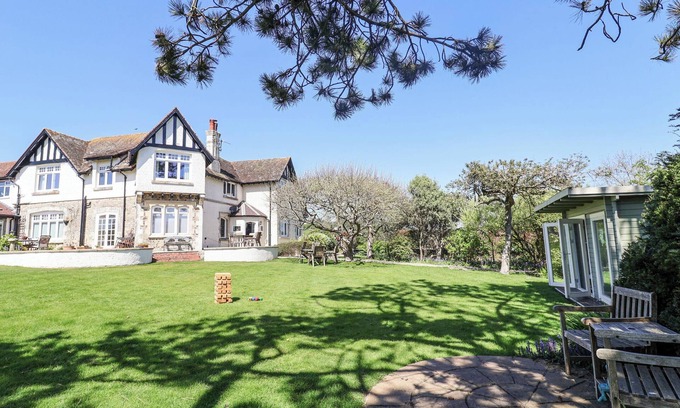 Beer Cottage | THE BOAT SHED, pet friendly, character holiday cottage in Beer