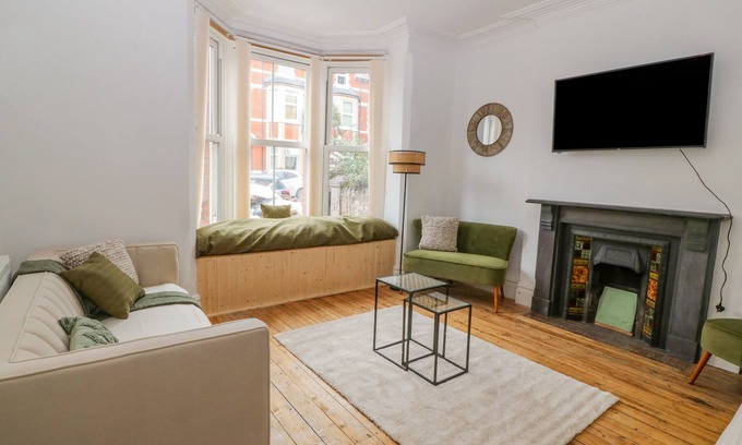 Colwyn Bay House | THE BOOKCASE, pet friendly, character holiday cottage in Colwyn Bay