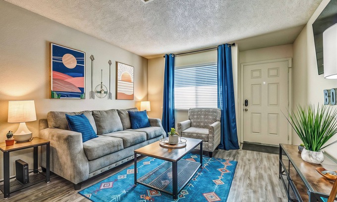 Norman Apartment | The Boomer | Pool | W/D | Gym | Dog Friendly | OU!