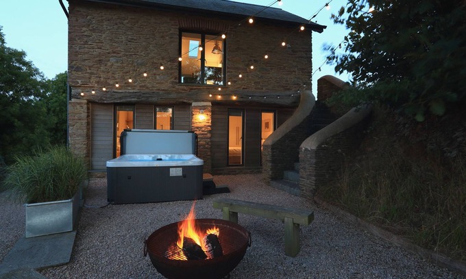 Chillington Cottage | THE BOTHY, family friendly, luxury holiday cottage in Slapton