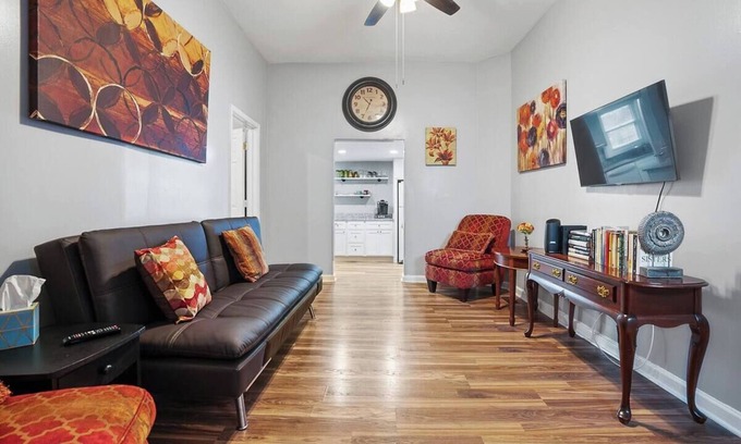 Shelby Park House | The Bourb-Inn|3 Bed|Shelby Park
