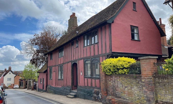 Martlesham Heath Cottage | THE BRIDEWELL, pet friendly, with open fire in Woodbridge