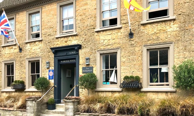 Bridport Bed & Breakfast | The Bridge House