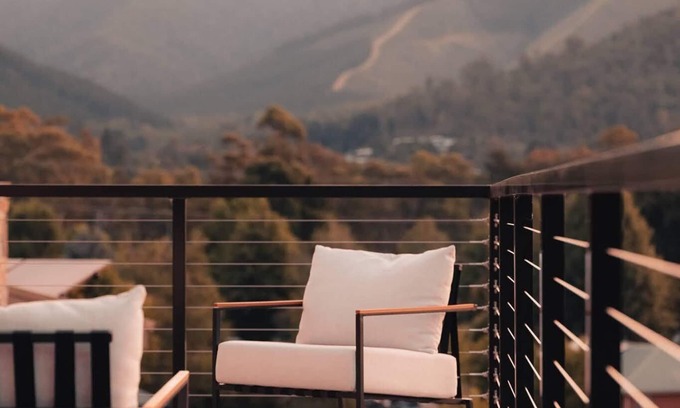 Bright House | The Bright Haus - 4 Bedroom - Discover this modern sanctuary that redefines luxury living.