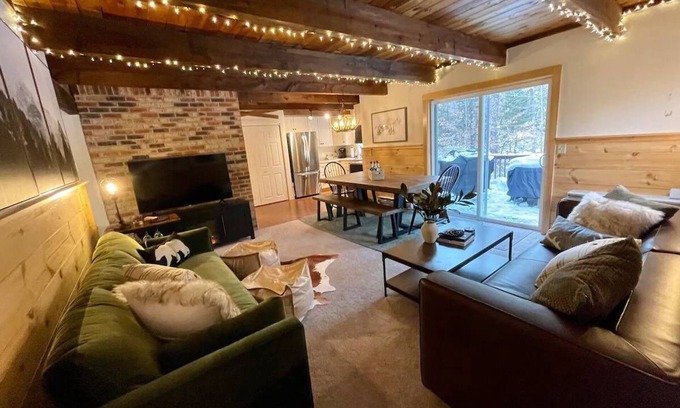 Bartlett House | The Bubbly Bear - Attitash, N Conway, Relaxed Luxe