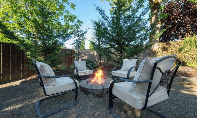 Roseburg House | The Bucket List Retreat