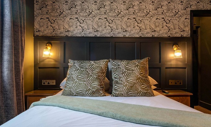 Barton Mills Hotel | The Bull Inn
