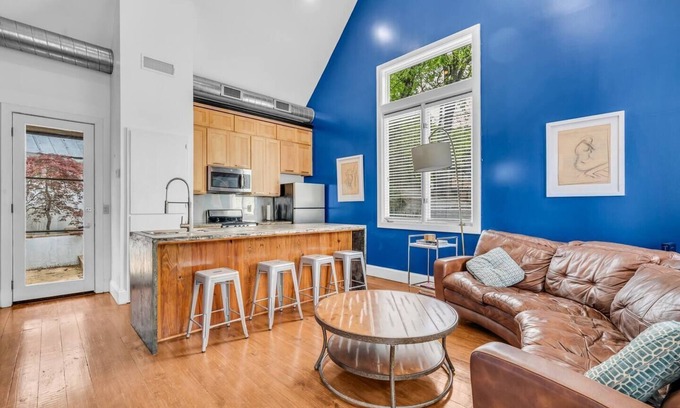 Starkville House | The Bulldog Grand Chalet (Le) by OneHometown Getaways