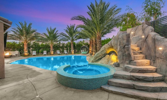 Coachella House | The Bungalow - Unique desert tropical experience, Giant pool with slide