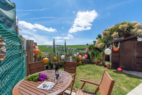 Mawgan Porth House | The Buoys