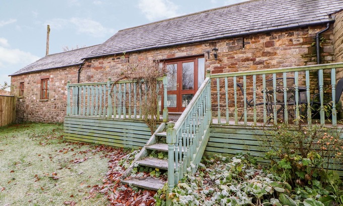 Wing Cottage | THE BYRE, pet friendly, character holiday cottage in Milton