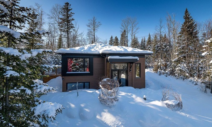 Petite-Riviere-Saint-Francois Ski Chalet | The Chic Chac