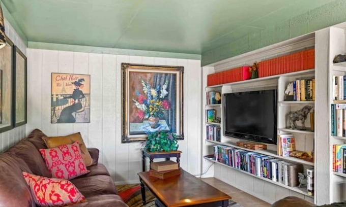 Hurricane Cabin | The Cabin is your home away from home, All you need for a comfortable stay +