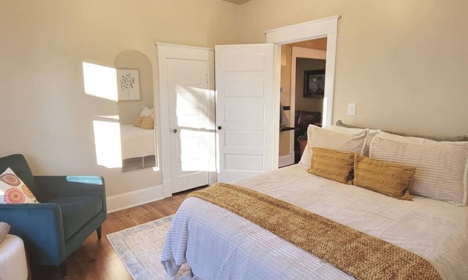 Walnut Street Apartment | The Cairo St Bungalow