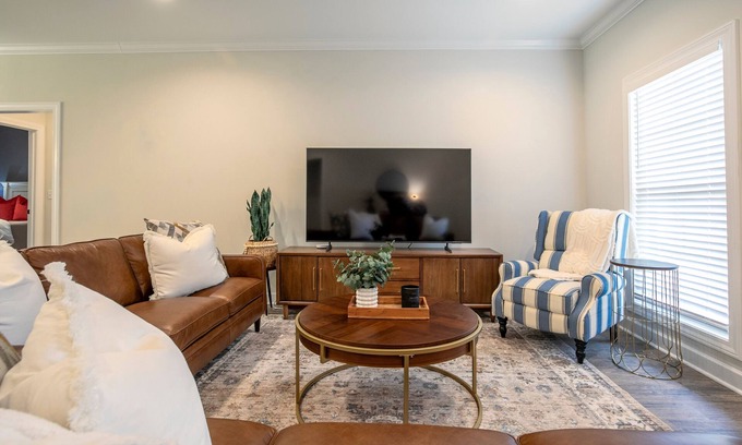 Oxford House | The Campbell, Discounted rate for LSU game day!
