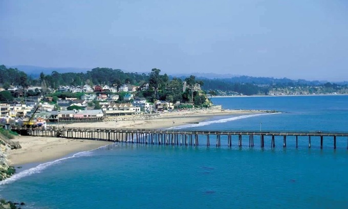 Capitola Condo | The Capitola Sea Winds one block to Capitola Beach