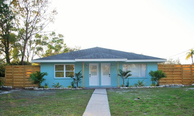 West Bradenton House | The Captain's Quarters