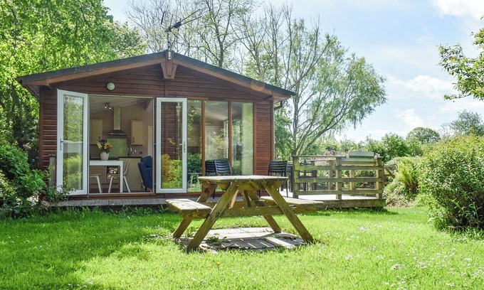 Carnon Downs Cottage | The Carnon Downs Caravan and Motorhome site is the ideal base to explore the beauty of Cornwall.